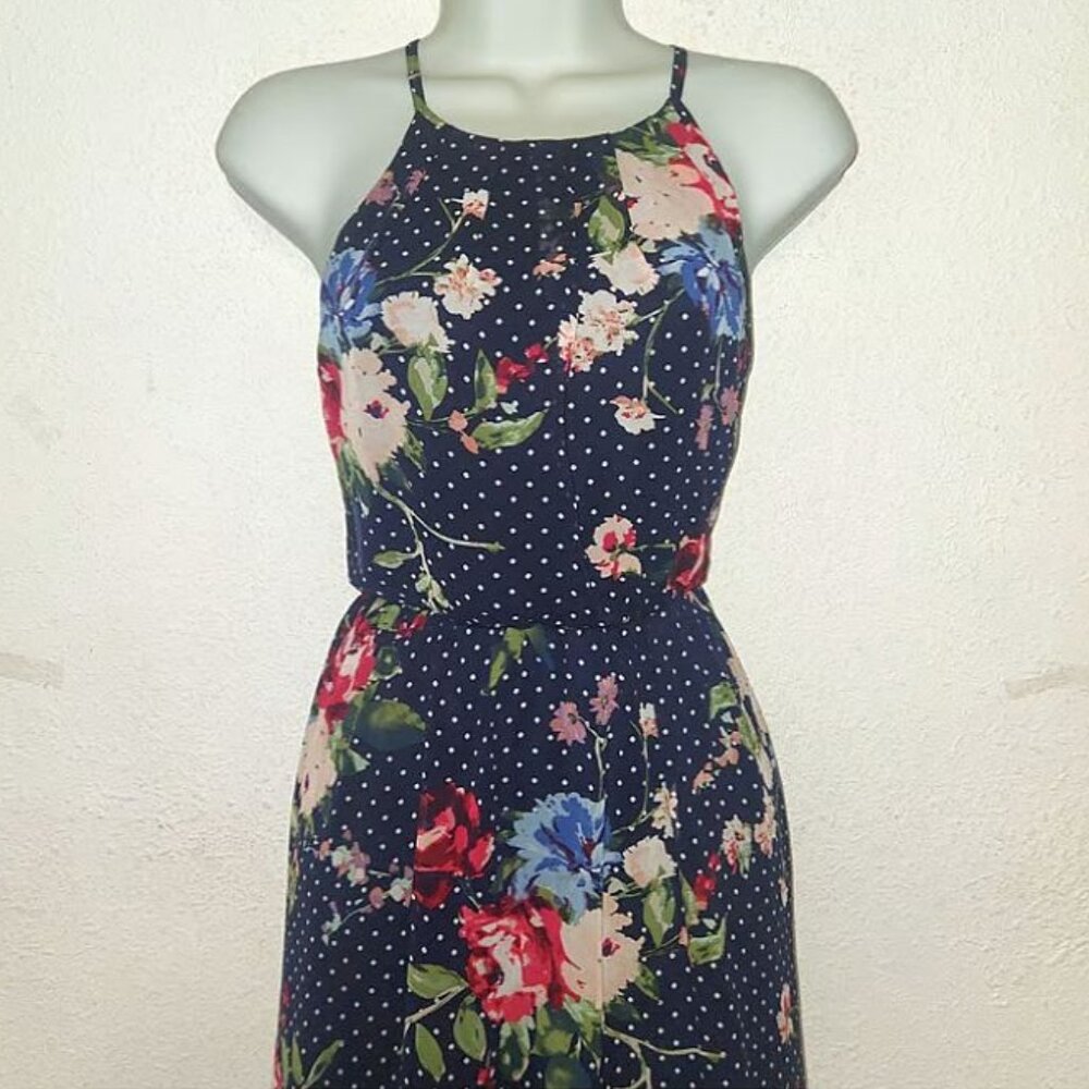 Dress, ***Stylish sleeveless floral dress, lined in size small